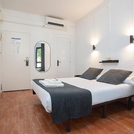 Hostal Bedmates Barcelona Eksteriør billede