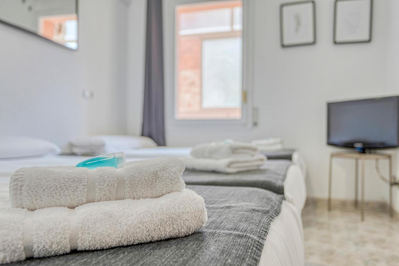 Hostal Bedmates Barcelona Eksteriør billede