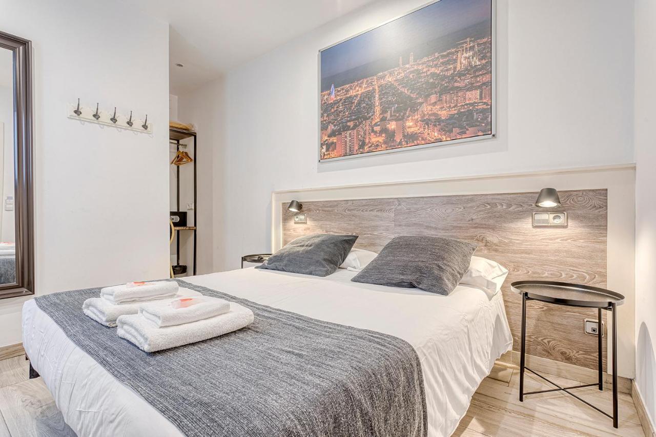 Hostal Bedmates Barcelona Eksteriør billede