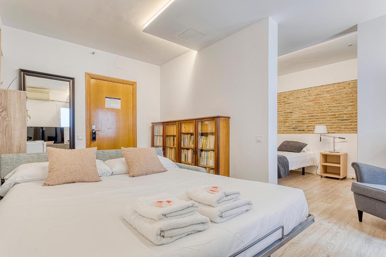 Hostal Bedmates Barcelona Eksteriør billede