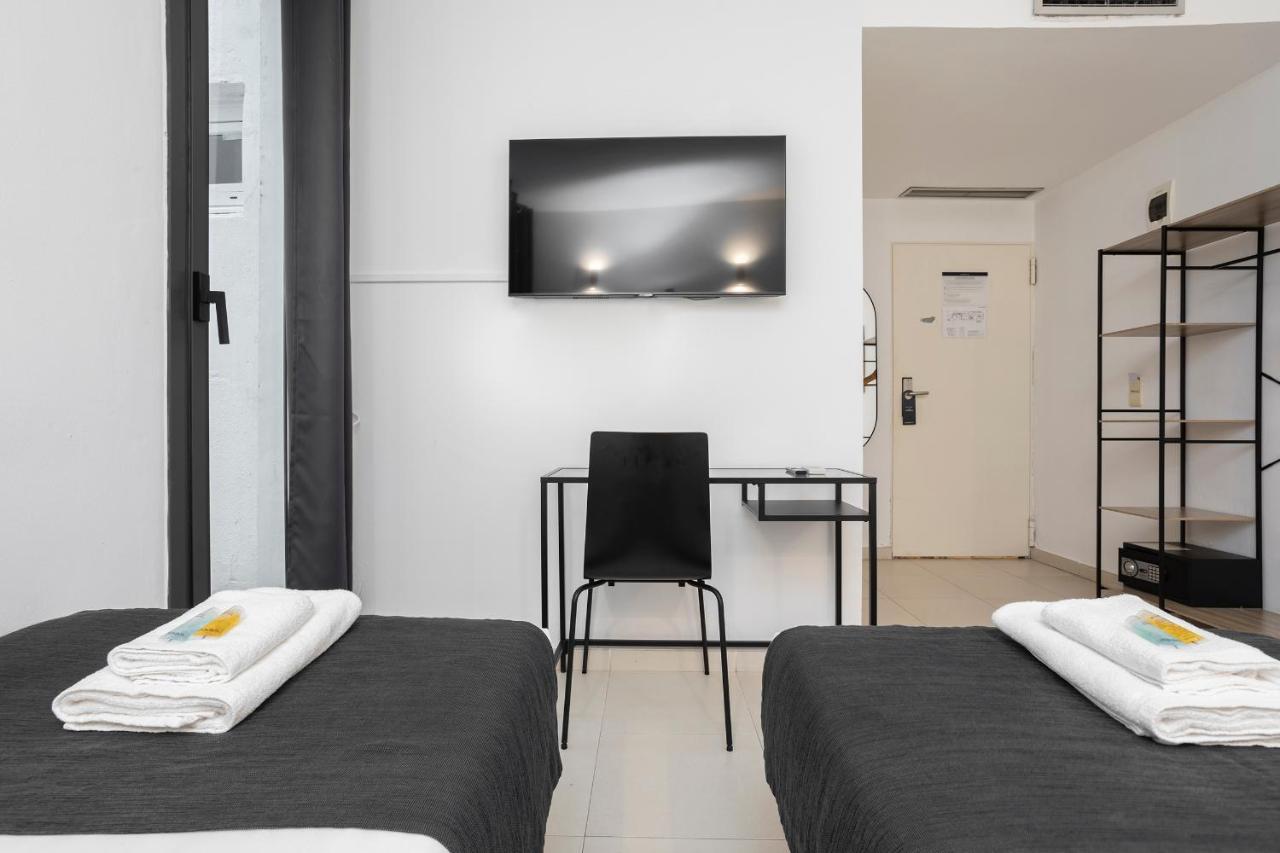 Hostal Bedmates Barcelona Eksteriør billede