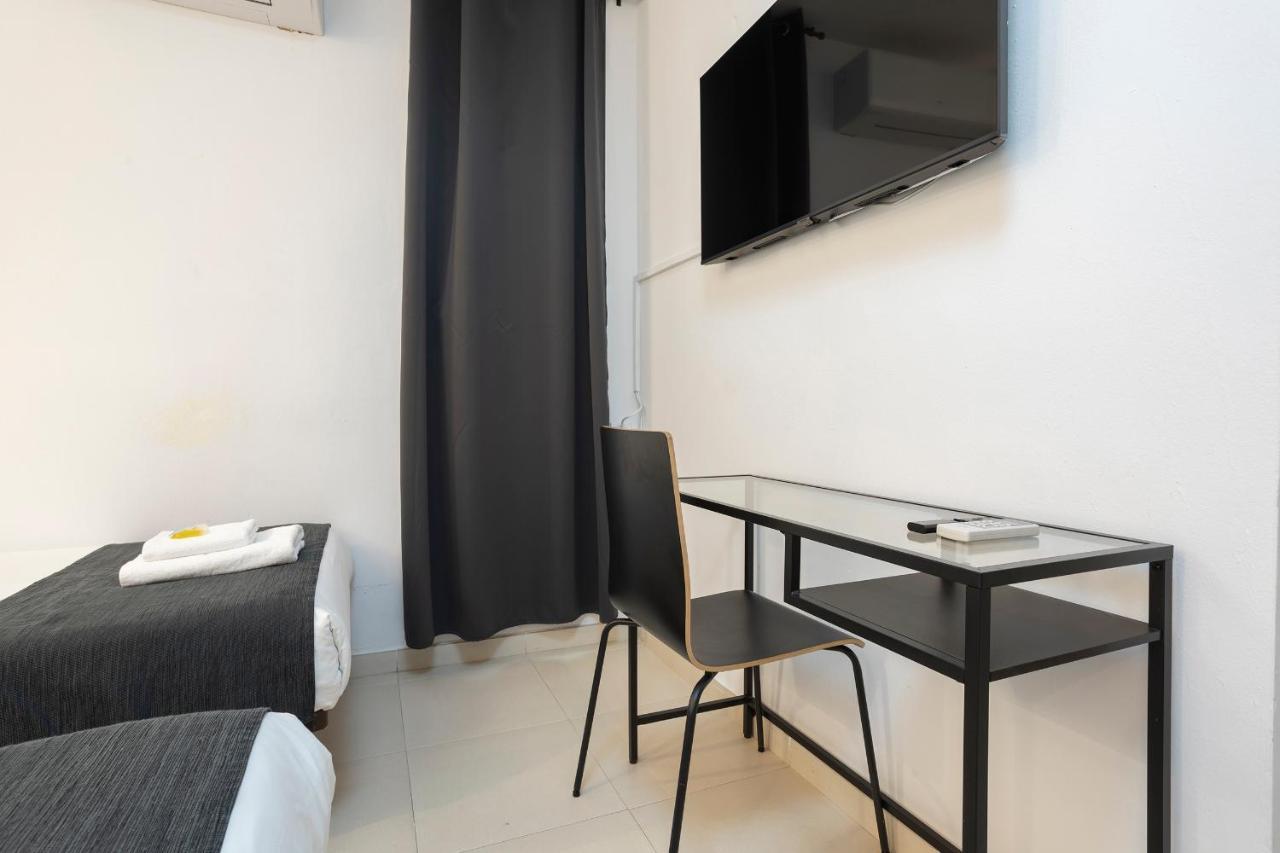 Hostal Bedmates Barcelona Eksteriør billede
