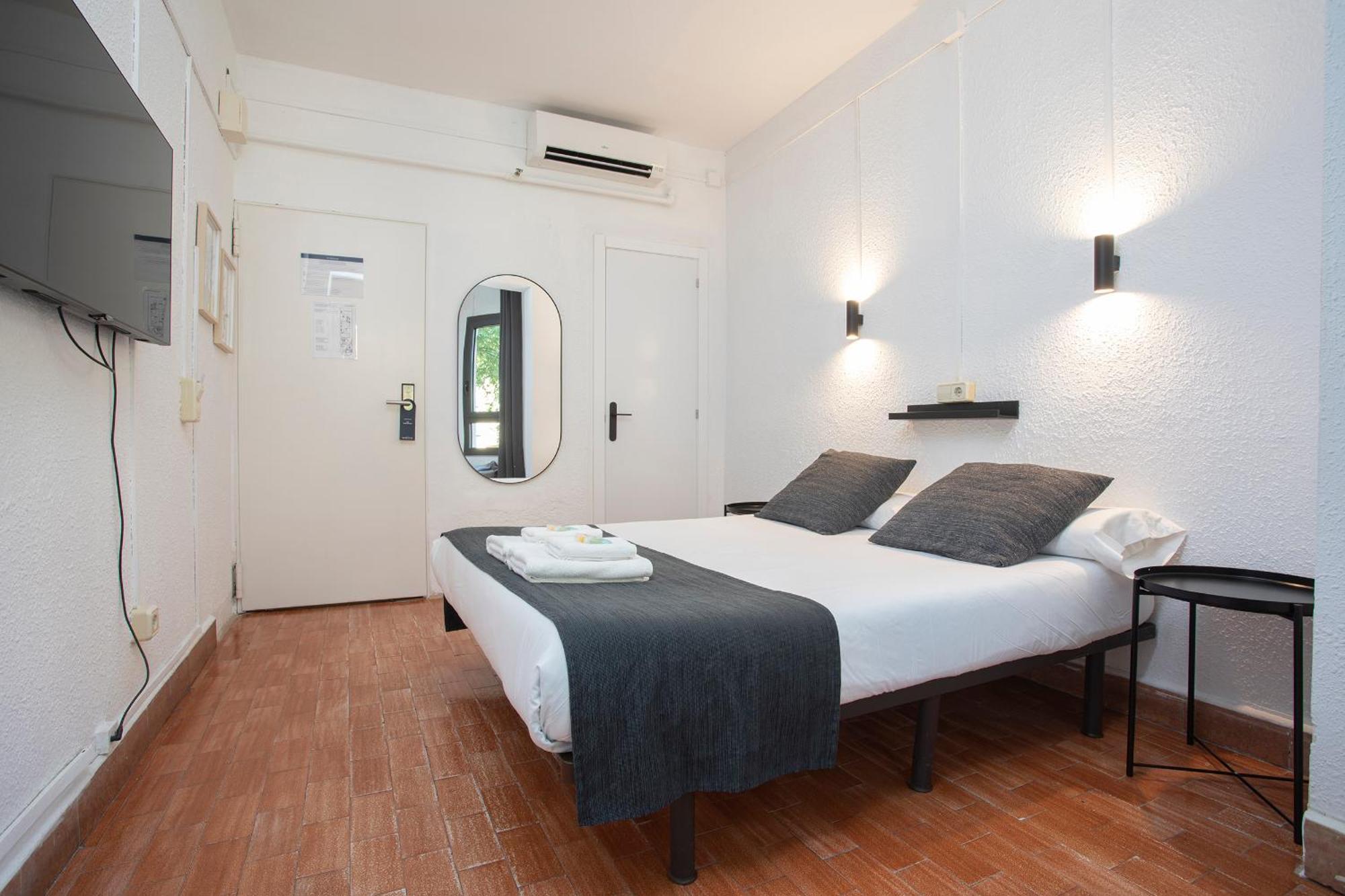 Hostal Bedmates Barcelona Eksteriør billede