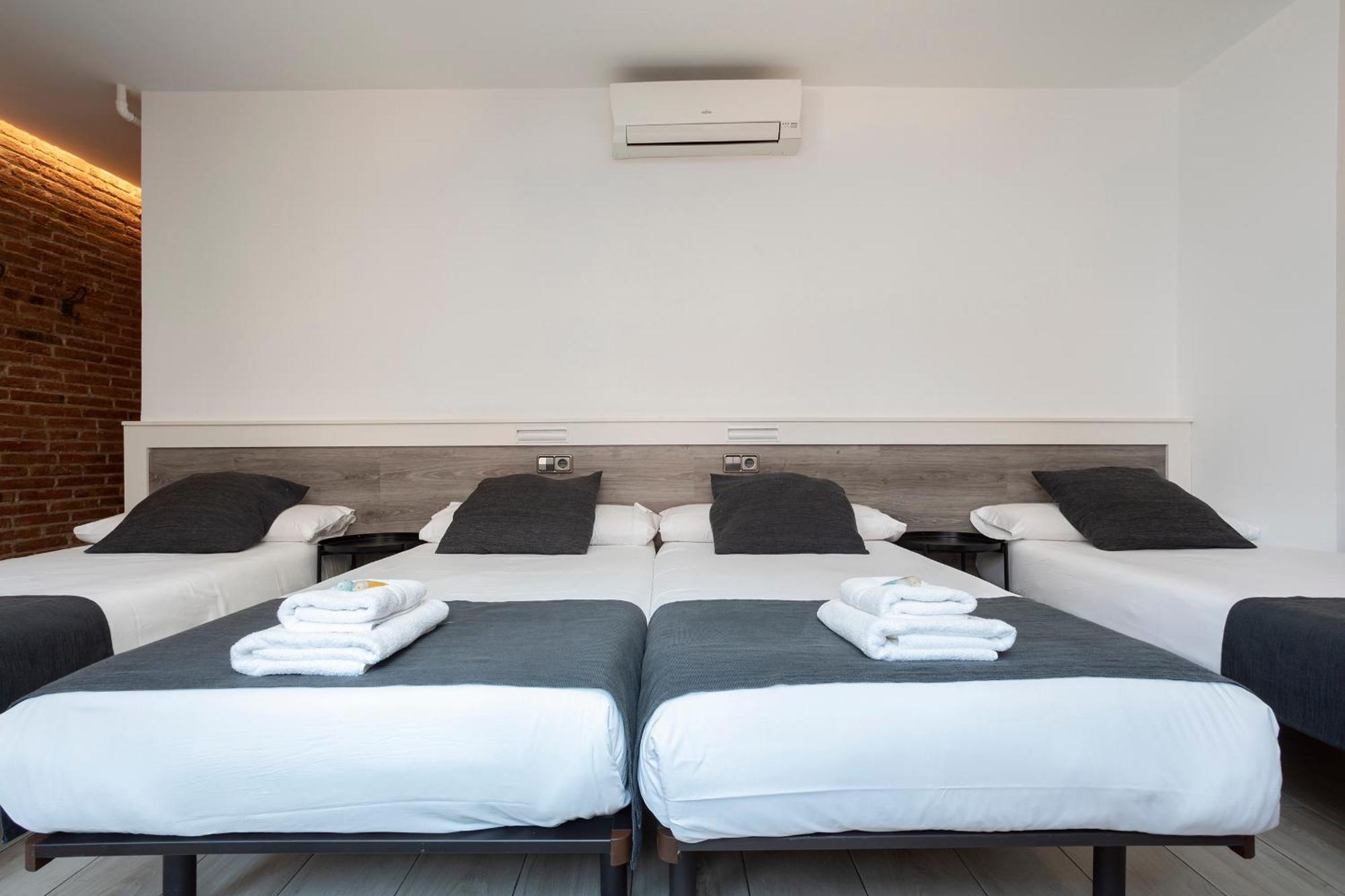 Hostal Bedmates Barcelona Eksteriør billede