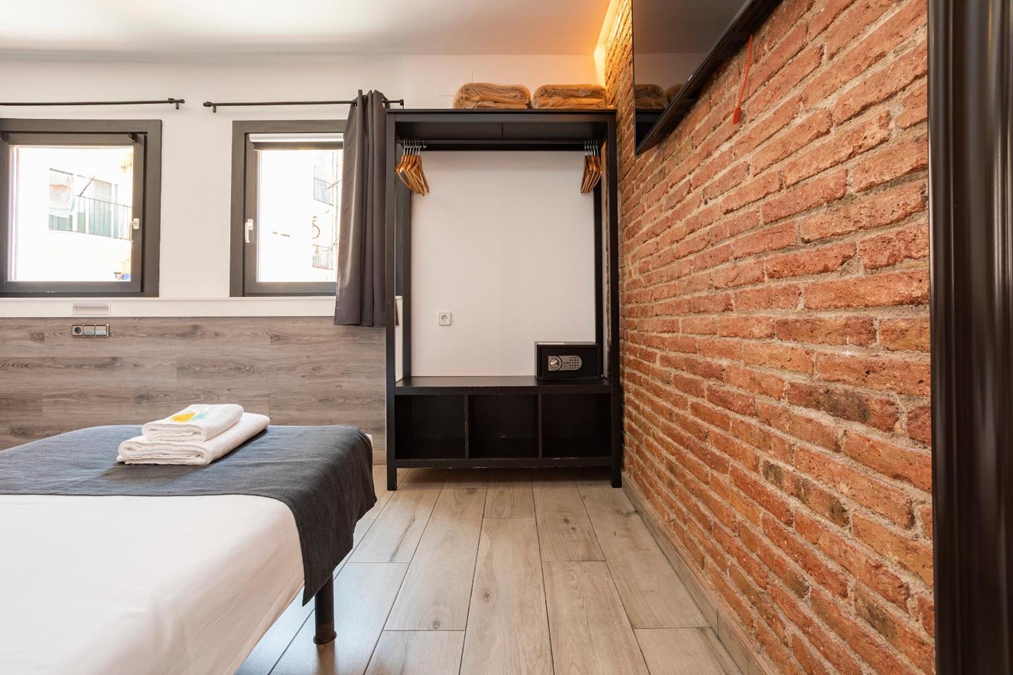 Hostal Bedmates Barcelona Eksteriør billede