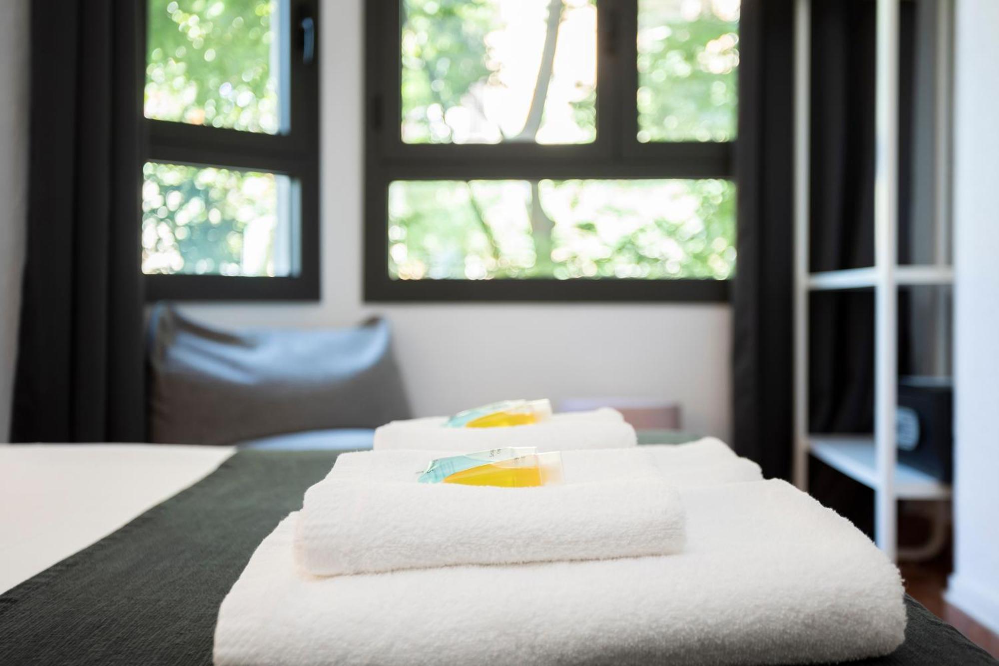 Hostal Bedmates Barcelona Eksteriør billede